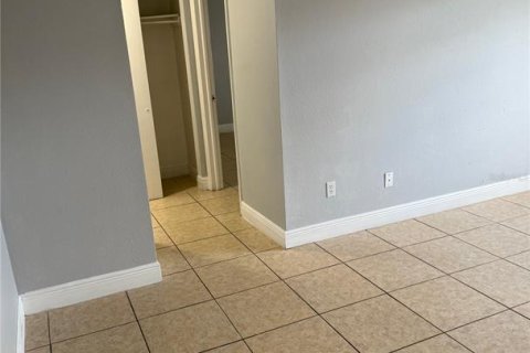 Condominio en alquiler en Orlando, Florida, 2 dormitorios, 83.24 m2 № 1909108 - foto 14