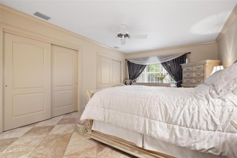 House in Saint Petersburg, Florida 3 bedrooms, 221.11 sq.m. № 1114348 - photo 14