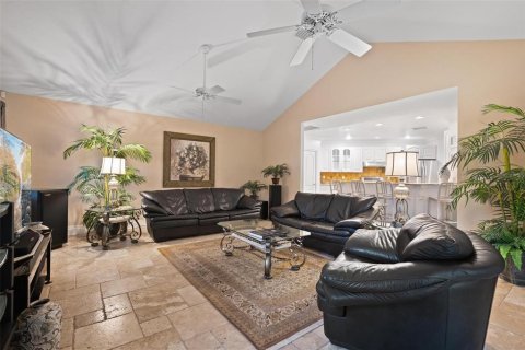 House in Saint Petersburg, Florida 3 bedrooms, 221.11 sq.m. № 1114348 - photo 5