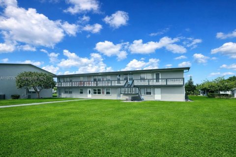 Кондоминиум с 2 спальнями в Уэст-Палм-Бич, Флорида № 2041813