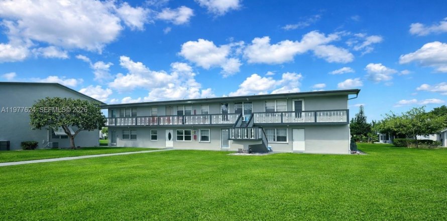 Кондоминиум с 2 спальнями в Уэст-Палм-Бич, Флорида № 2041813