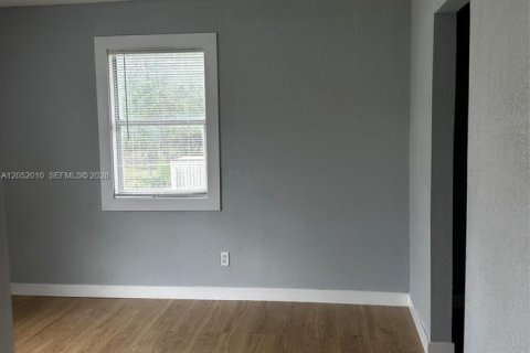 House in Clewiston, Florida 2 bedrooms № 2173361 - photo 18