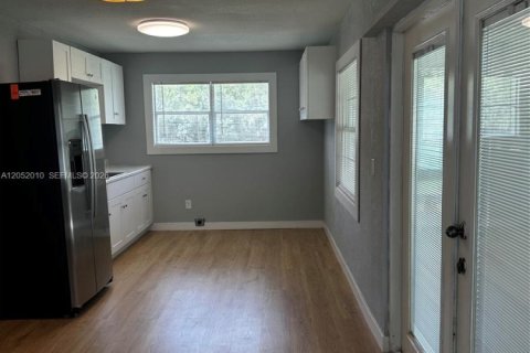 House in Clewiston, Florida 2 bedrooms № 2173361 - photo 7