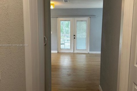 House in Clewiston, Florida 2 bedrooms № 2173361 - photo 22