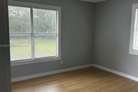 House in Clewiston, Florida 2 bedrooms № 2173361 - photo 8