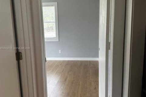 House in Clewiston, Florida 2 bedrooms № 2173361 - photo 21
