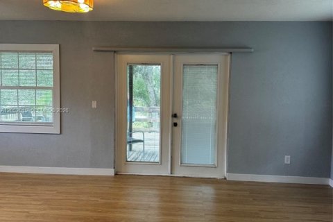 House in Clewiston, Florida 2 bedrooms № 2173361 - photo 3