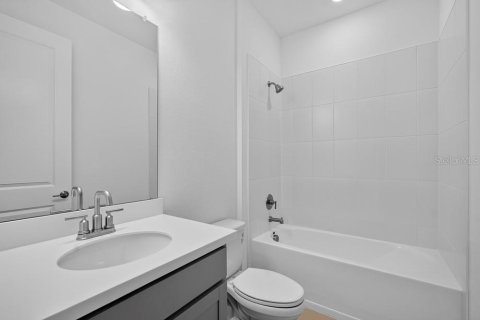 Casa en venta en Zephyrhills, Florida, 5 dormitorios, 283.63 m2 № 2209200 - foto 23