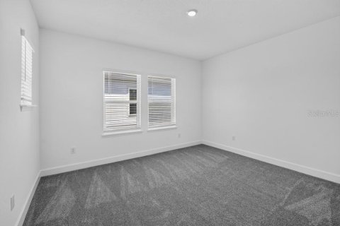 Casa en venta en Zephyrhills, Florida, 5 dormitorios, 283.63 m2 № 2209200 - foto 21
