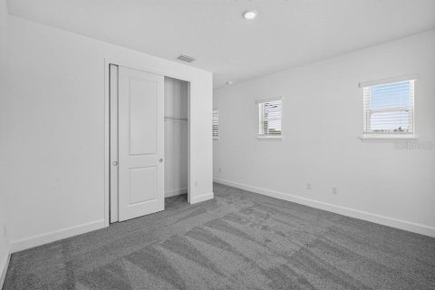Casa en venta en Zephyrhills, Florida, 5 dormitorios, 283.63 m2 № 2209200 - foto 22