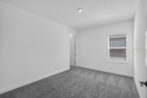 Casa en venta en Zephyrhills, Florida, 5 dormitorios, 283.63 m2 № 2209200 - foto 17