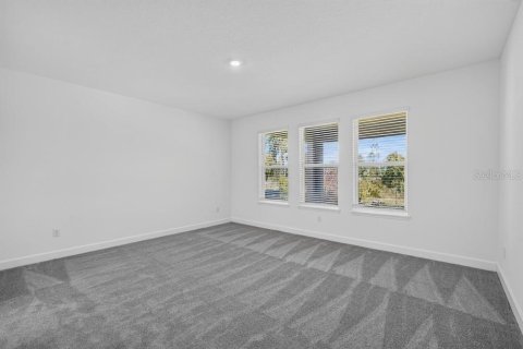 Casa en venta en Zephyrhills, Florida, 5 dormitorios, 283.63 m2 № 2209200 - foto 9