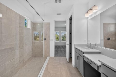 Casa en venta en Zephyrhills, Florida, 5 dormitorios, 283.63 m2 № 2209200 - foto 11