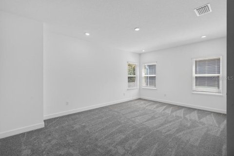 Casa en venta en Zephyrhills, Florida, 5 dormitorios, 283.63 m2 № 2209200 - foto 28