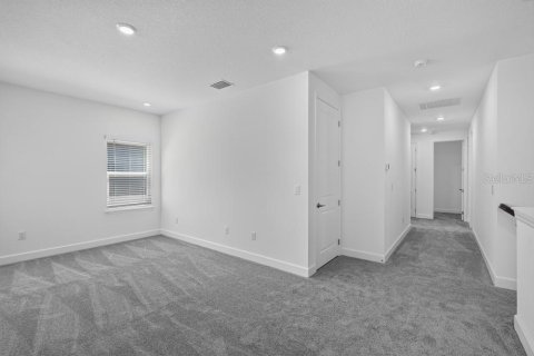 Casa en venta en Zephyrhills, Florida, 5 dormitorios, 283.63 m2 № 2209200 - foto 29