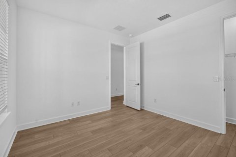 Casa en venta en Zephyrhills, Florida, 5 dormitorios, 283.63 m2 № 2209200 - foto 16