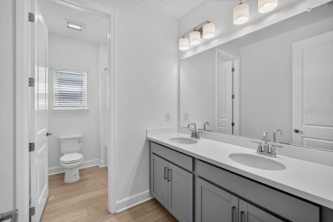Casa en venta en Zephyrhills, Florida, 5 dormitorios, 283.63 m2 № 2209200 - foto 24