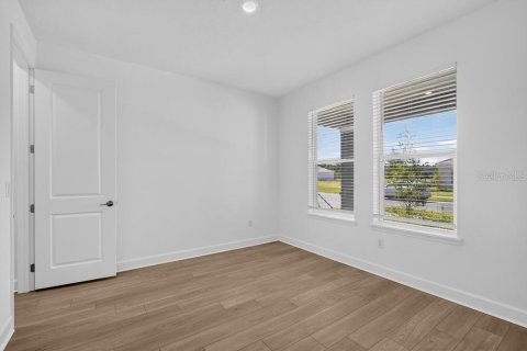 Casa en venta en Zephyrhills, Florida, 5 dormitorios, 283.63 m2 № 2209200 - foto 15