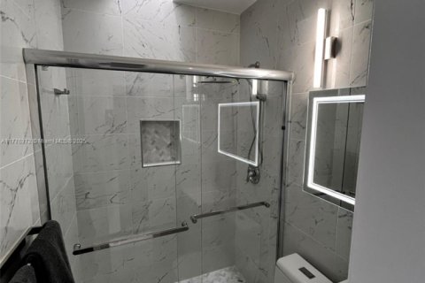 Copropriété à louer à Miami Beach, Floride: 23.23 m2 № 1698039 - photo 4