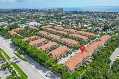Townhouse in Boca Raton, Florida 3 bedrooms, 301.37 sq.m. № 1189884 - photo 1