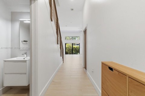 Adosado en venta en Plantation, Florida, 3 dormitorios, 150.13 m2 № 2024530 - foto 2