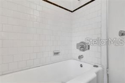 Casa en alquiler en Tampa, Florida, 3 dormitorios, 124.49 m2 № 1609572 - foto 11