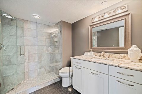 Condo in Saint Pete Beach, Florida, 2 bedrooms  № 2122409 - photo 29