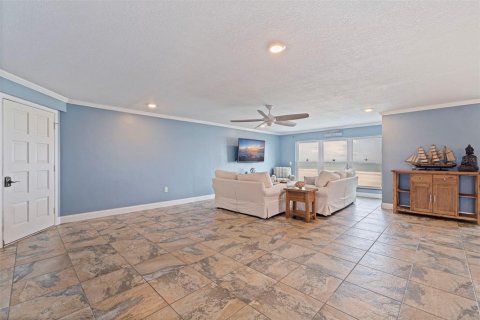 Condo in Saint Pete Beach, Florida, 2 bedrooms  № 2122409 - photo 8