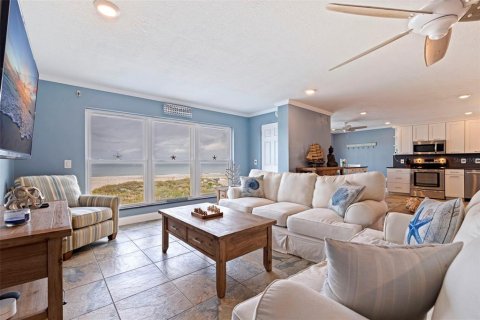 Condo in Saint Pete Beach, Florida, 2 bedrooms  № 2122409 - photo 11