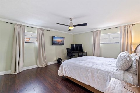 Condo in Saint Pete Beach, Florida, 2 bedrooms  № 2122409 - photo 22