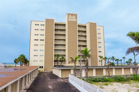 Condo in Saint Pete Beach, Florida, 2 bedrooms  № 2122409 - photo 30