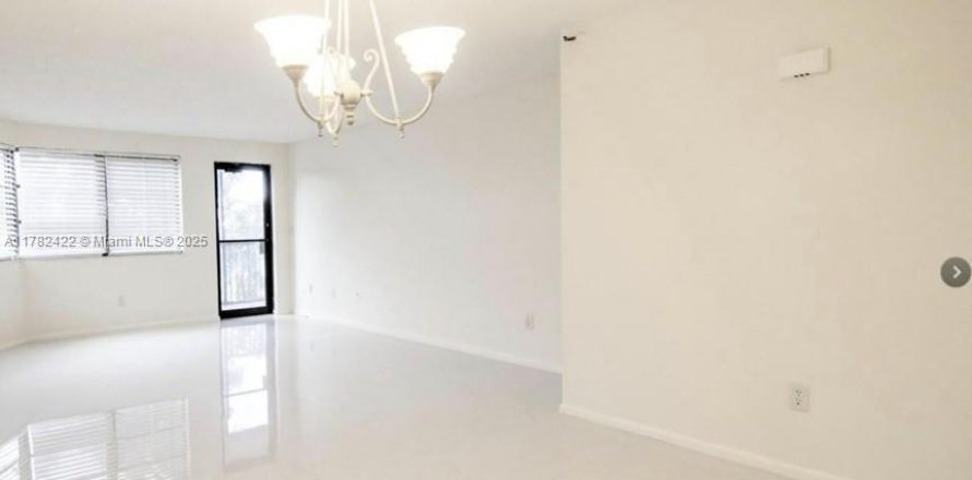 Condo in Miami, Florida, 1 bedroom  № 1861273