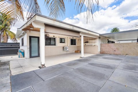 Villa ou maison à vendre à Hialeah, Floride: 3 chambres, 130.43 m2 № 2026178 - photo 23