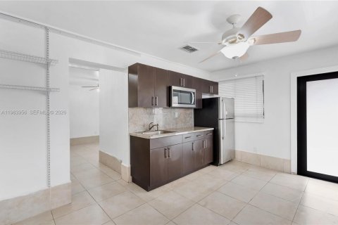 Villa ou maison à vendre à Hialeah, Floride: 3 chambres, 130.43 m2 № 2026178 - photo 19