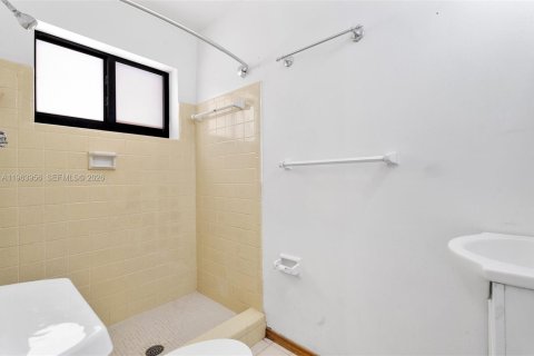 Villa ou maison à vendre à Hialeah, Floride: 3 chambres, 130.43 m2 № 2026178 - photo 18