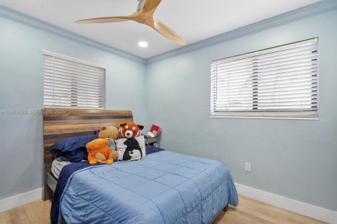 Villa ou maison à vendre à Hialeah, Floride: 3 chambres, 130.43 m2 № 2026178 - photo 12