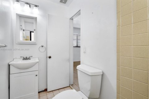 Villa ou maison à vendre à Hialeah, Floride: 3 chambres, 130.43 m2 № 2026178 - photo 17