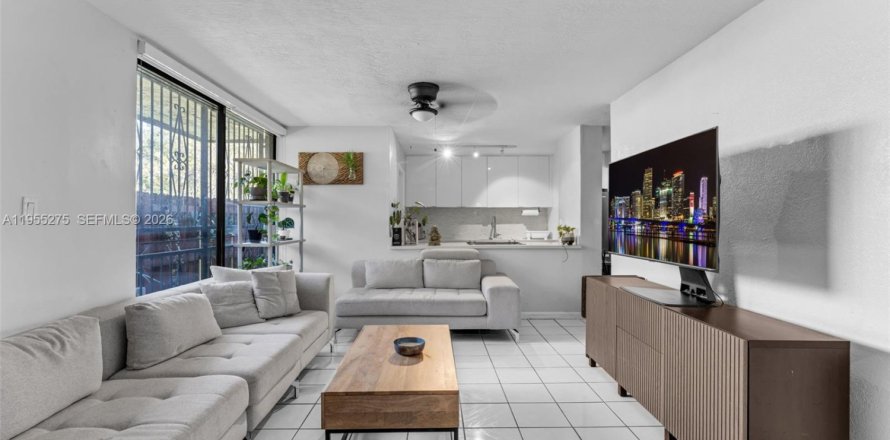 Townhouse in Miami, Florida 4 bedrooms, 121.98 sq.m. № 2012006