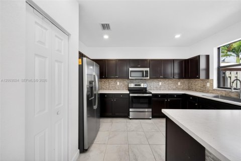 Adosado en venta en Homestead, Florida, 3 dormitorios, 161.65 m2 № 2068704 - foto 11