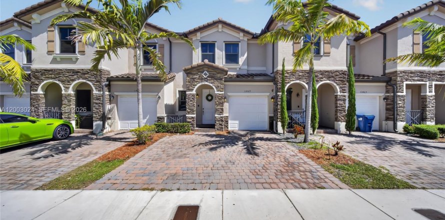 Adosado en Homestead, Florida 3 dormitorios, 161.65 m2 № 2068704