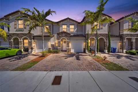 Adosado en venta en Homestead, Florida, 3 dormitorios, 161.65 m2 № 2068704 - foto 2