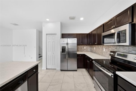 Adosado en venta en Homestead, Florida, 3 dormitorios, 161.65 m2 № 2068704 - foto 12