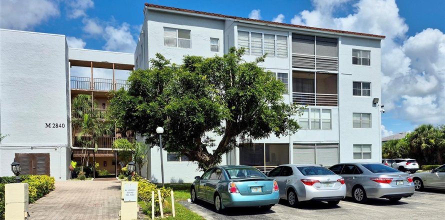 Condo in Lauderdale Lakes, Florida, 2 bedrooms  № 2253709