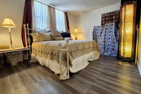 Condo in Lauderdale Lakes, Florida, 2 bedrooms  № 2253709 - photo 7