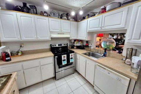 Condo in Lauderdale Lakes, Florida, 2 bedrooms  № 2253709 - photo 3