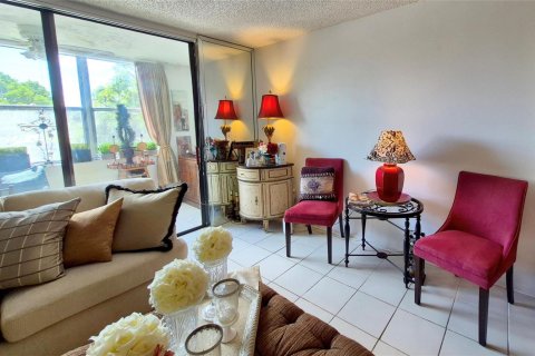 Condo in Lauderdale Lakes, Florida, 2 bedrooms  № 2253709 - photo 6