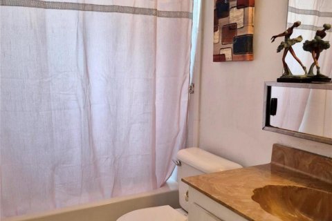 Condo in Lauderdale Lakes, Florida, 2 bedrooms  № 2253709 - photo 8