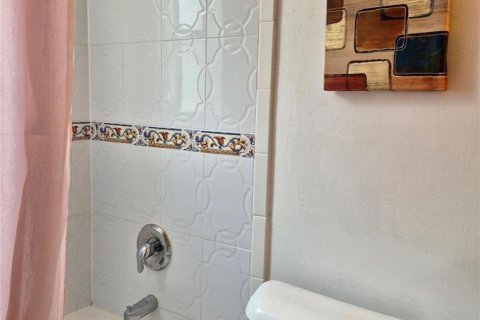 Condo in Lauderdale Lakes, Florida, 2 bedrooms  № 2253709 - photo 10