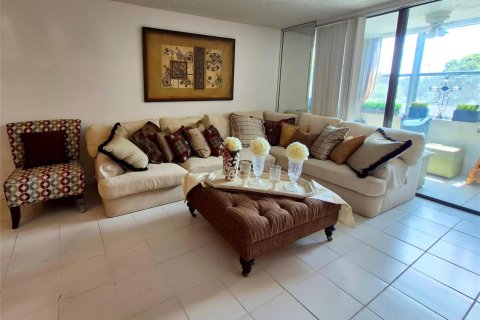 Condo in Lauderdale Lakes, Florida, 2 bedrooms  № 2253709 - photo 5