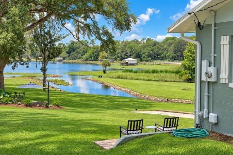 House in Ocklawaha, Florida 3 bedrooms, 150.32 sq.m. № 2296600